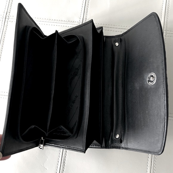 VINTAGE Textured Black Clutch Wallet Handbag - Picture 8 of 8